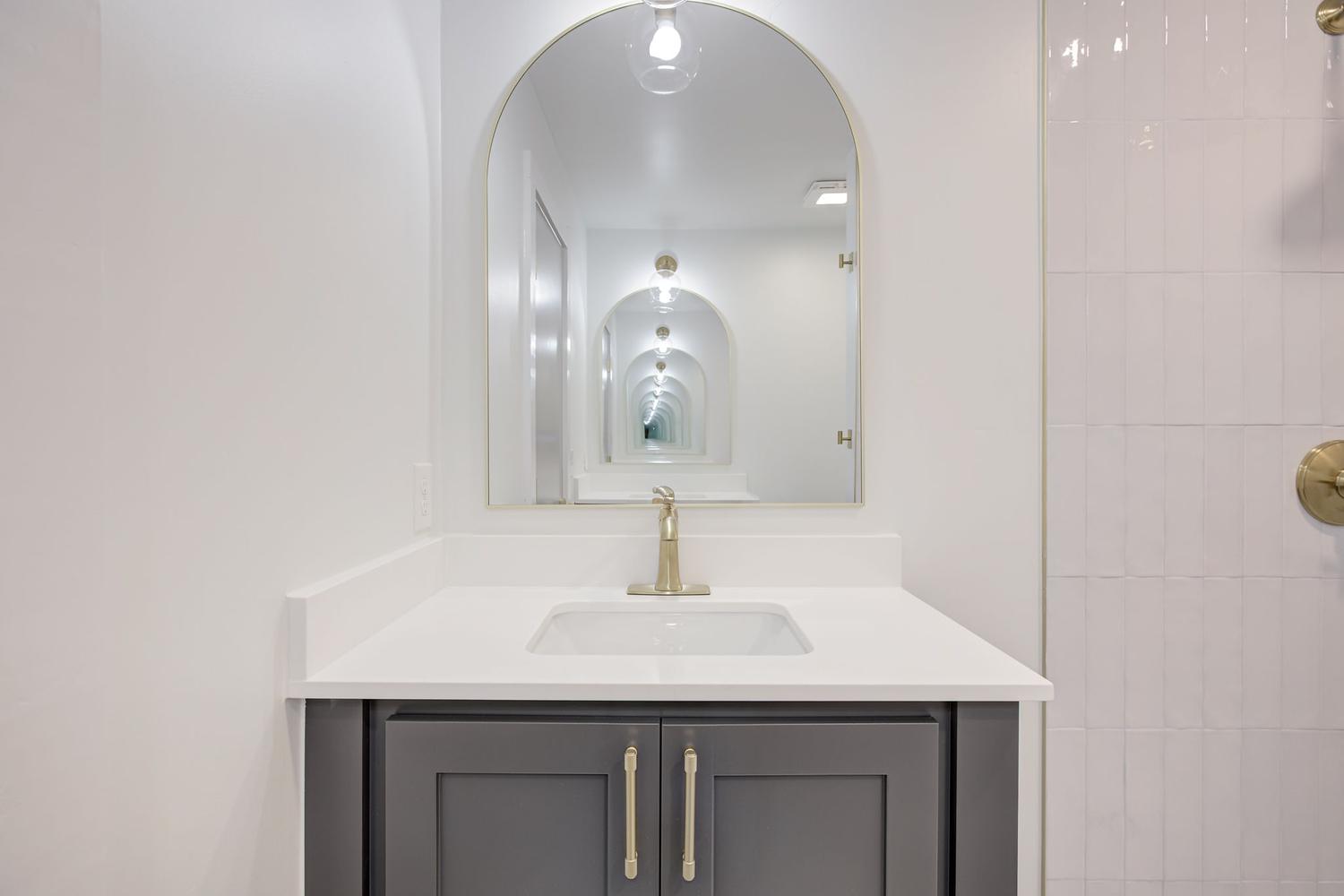 1712 W Boyd vanity