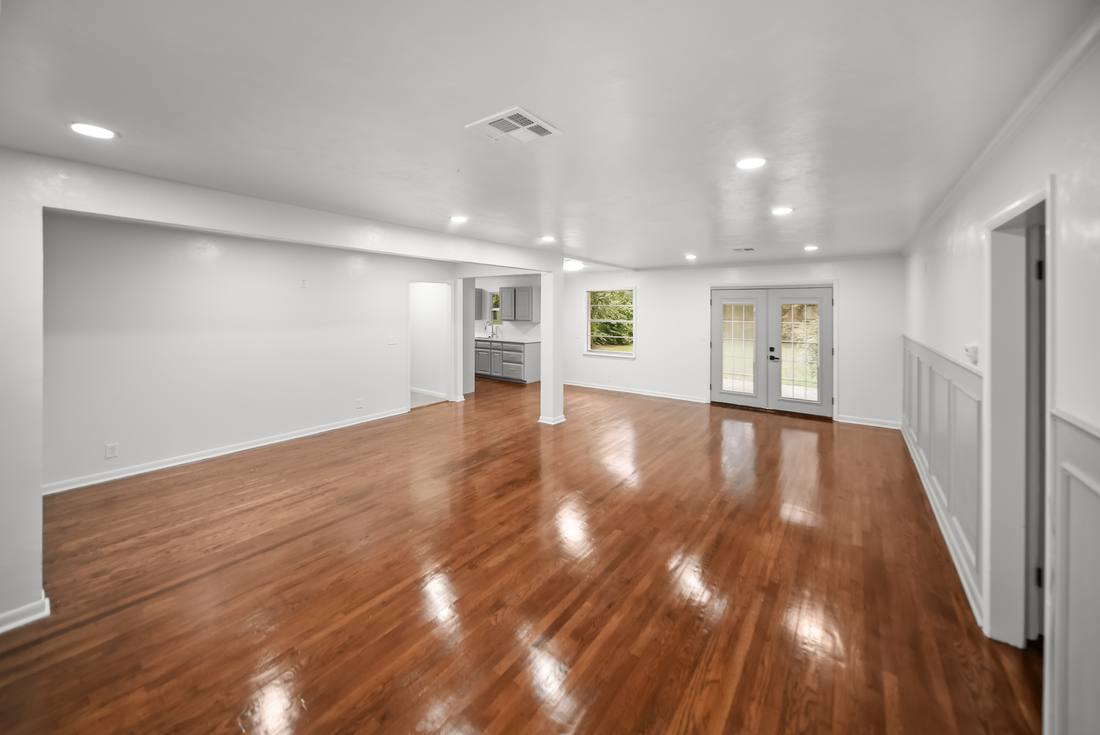 1613 Franklin living