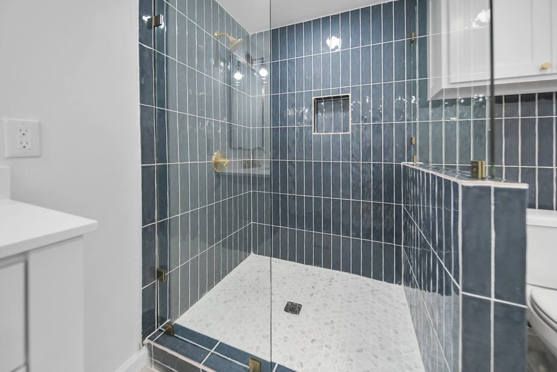 810 Hardin bath after renovation