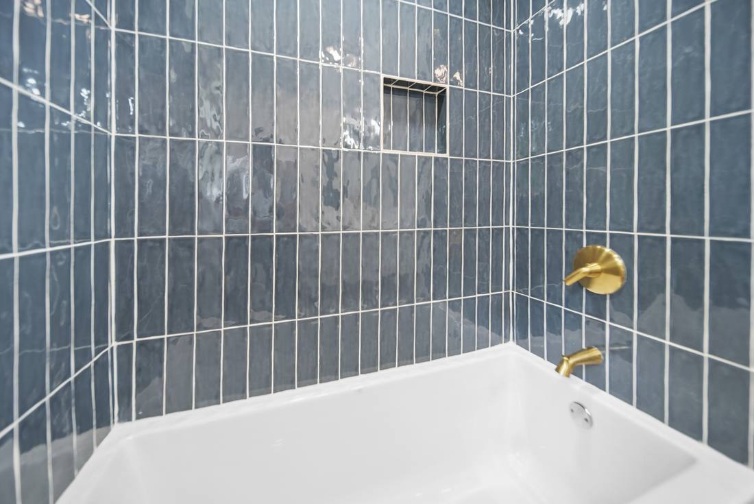 810 Hardin tub
