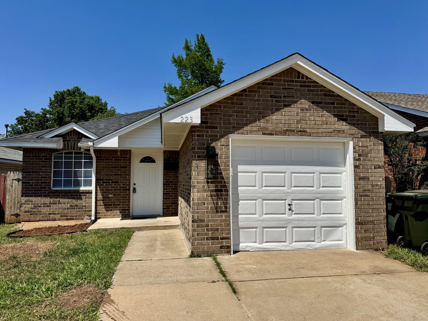 223 W 6th St front, Edmond