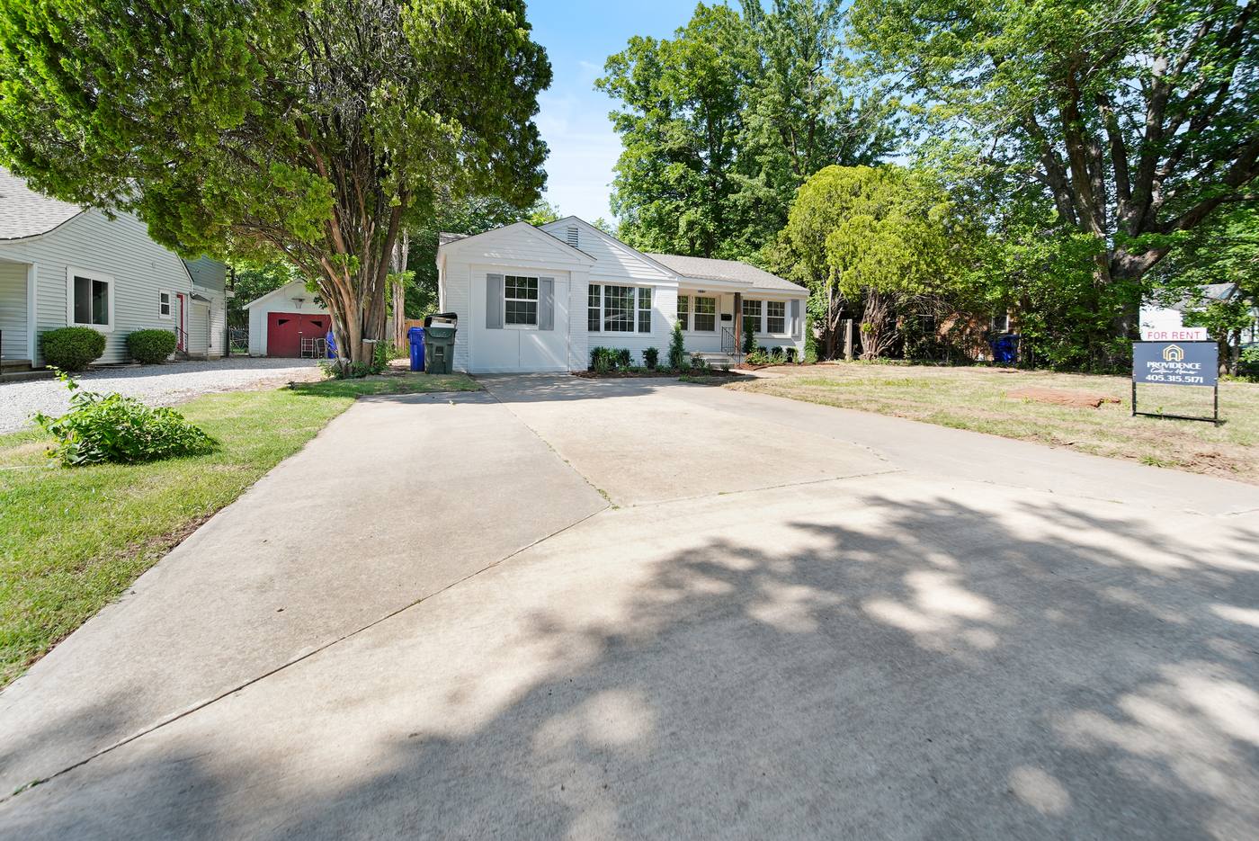 1117 W Symmes front exterior