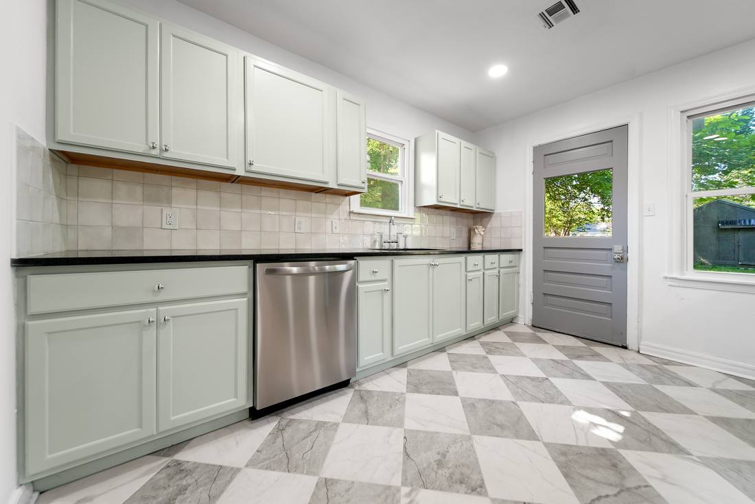 1117 W Symmes kitchen